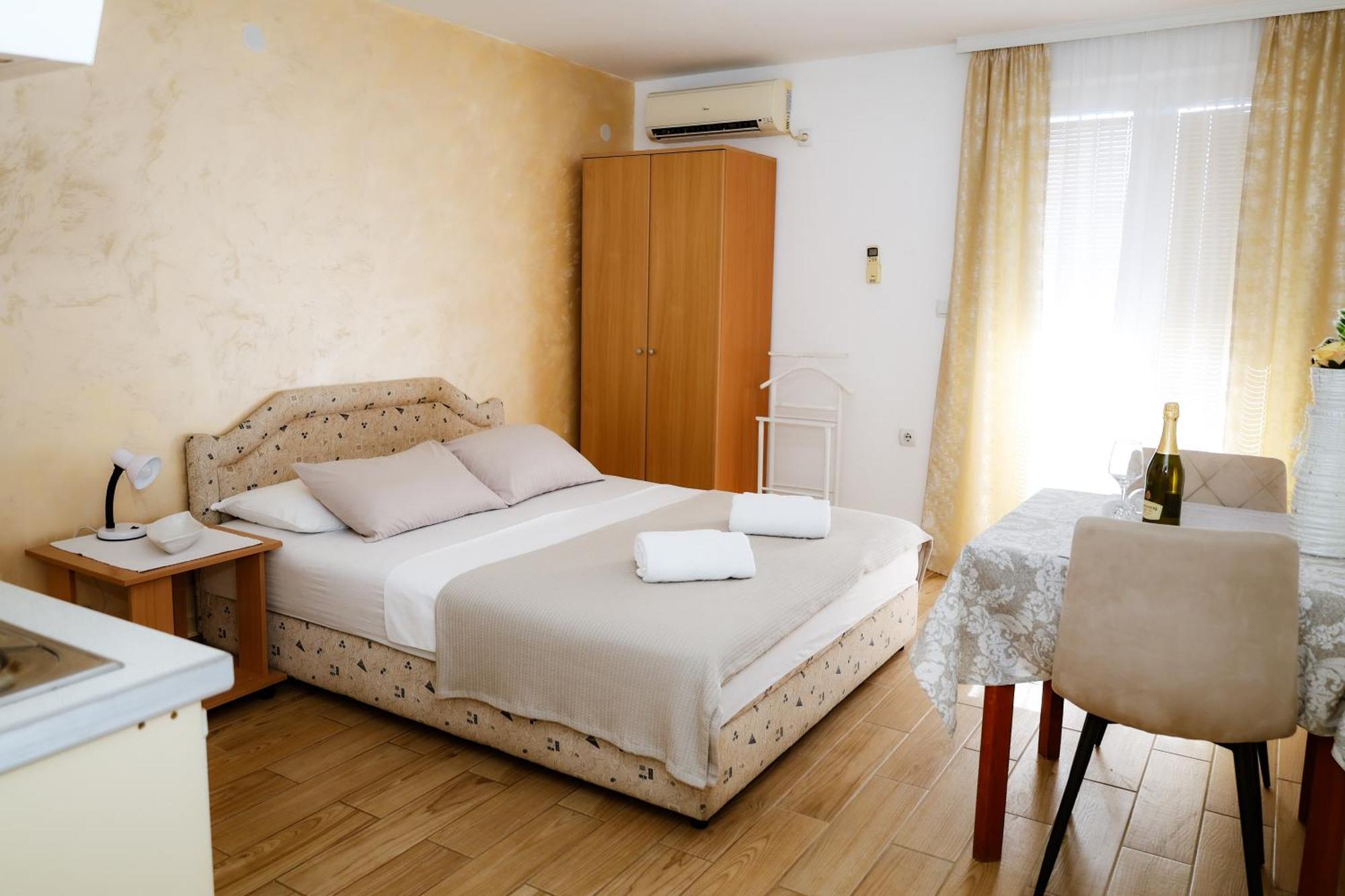 Guest House Ivana Tivat Exterior foto