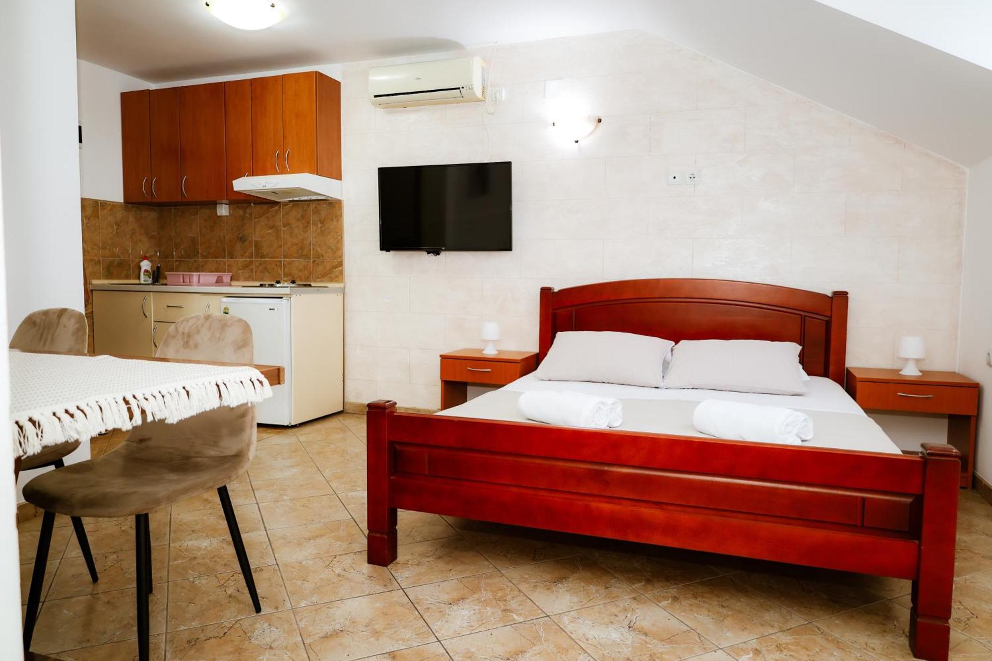 Guest House Ivana Tivat Exterior foto